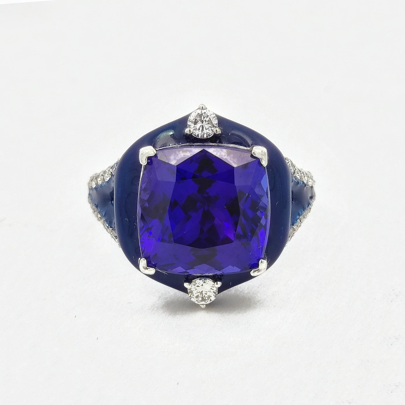 Tanzanite and diamond spectrum ring