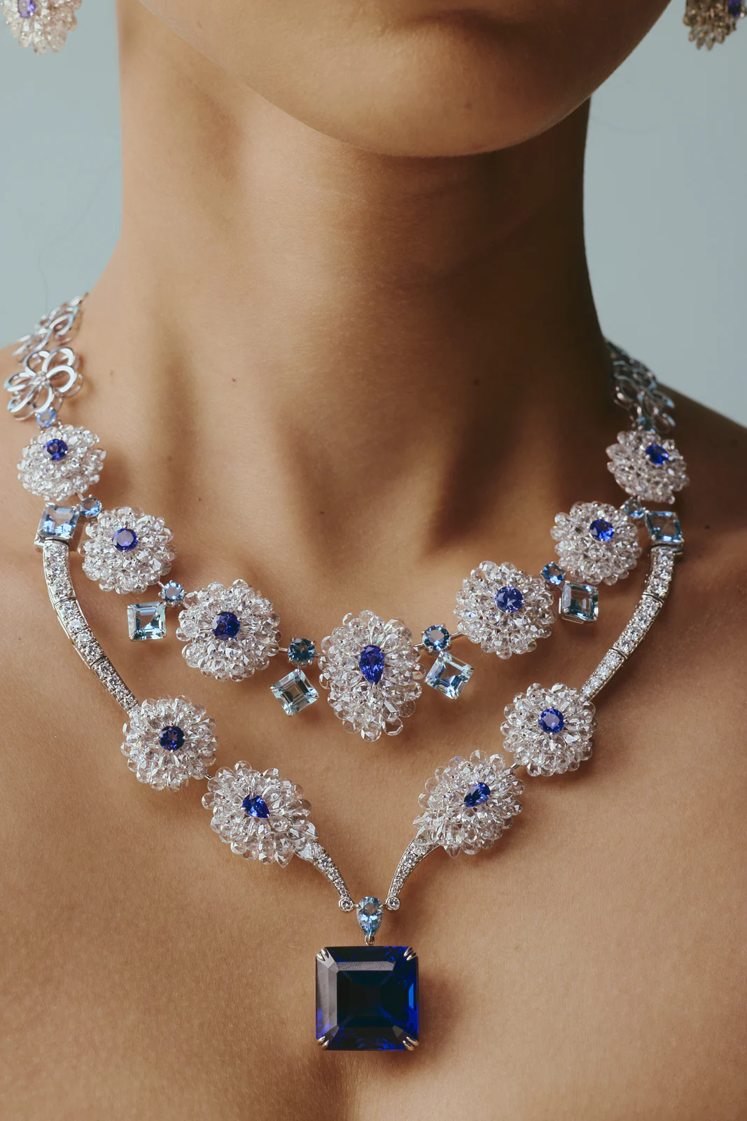 Jardin Bleu worn.